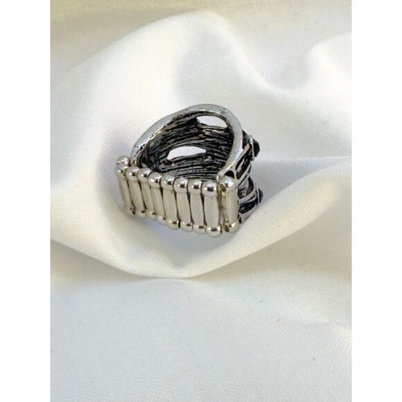 Modern Abstract Ring - Picture 3 of 5